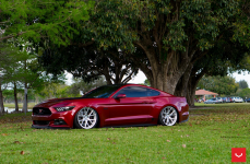 Ford Mustang GT на дисках Vossen VFS-6