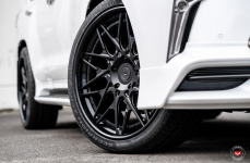 Lexus LX570 на кованых дисках Vossen Forged S17-07