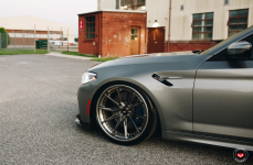 BMW F90 M5 на кованых дисках Vossen Forged EVO-2R 3P