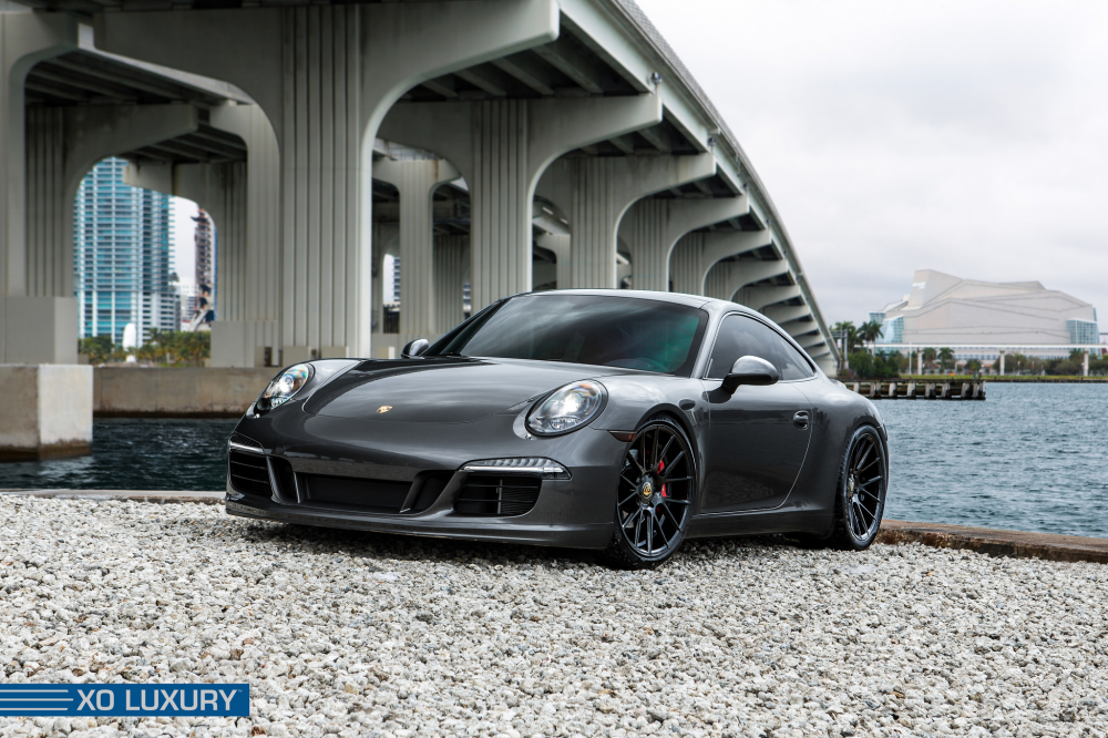Porsche 911 with XO Luxury XF1