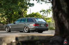 Mercedes-Benz E55 AMG на дисках Vossen Forged LC-104