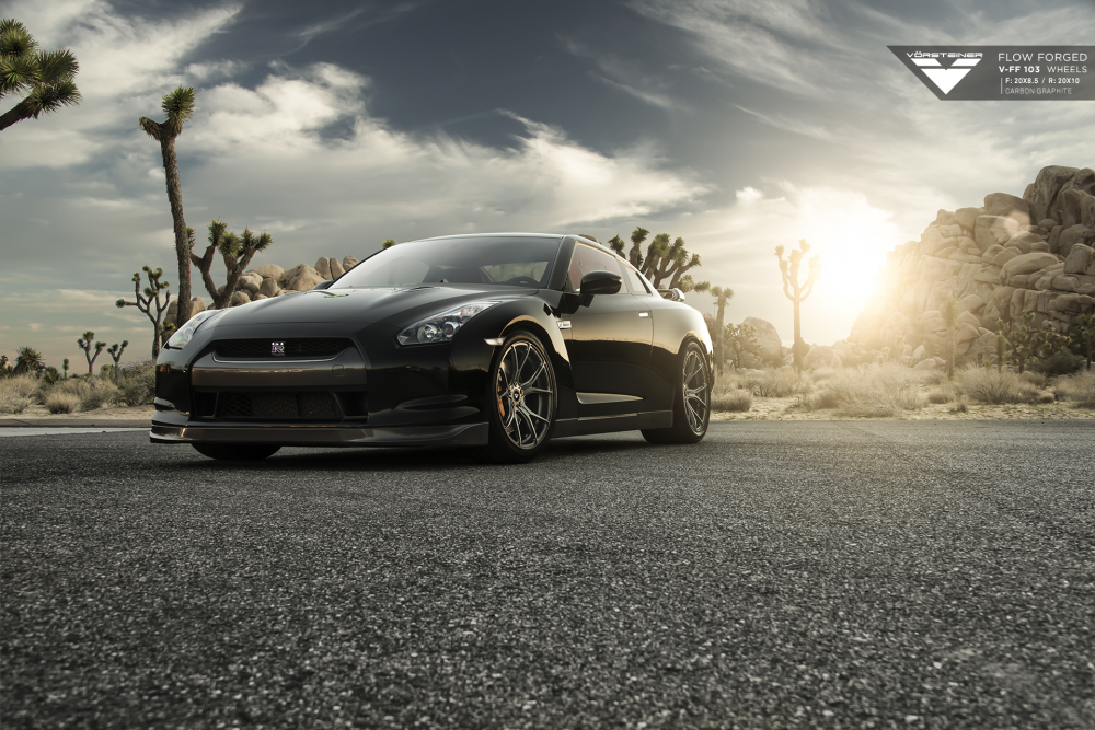 Nissan GT-R на дисках Vorsteiner V-FF 103