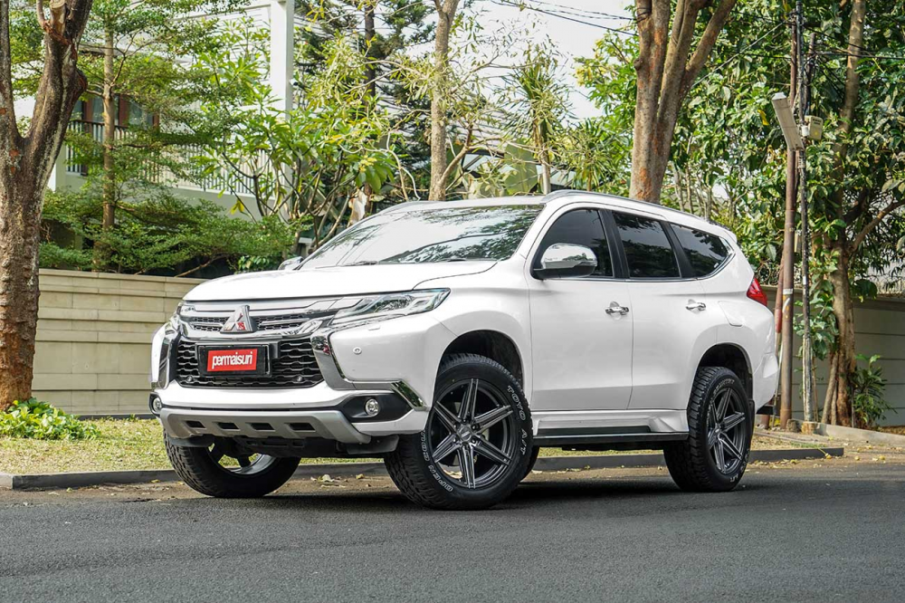 Mitsubishi Pajero Sport на дисках Vossen HF6-2