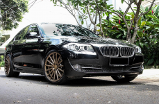 BMW 5 (F10, F11) на дисках VOSSEN VFS2