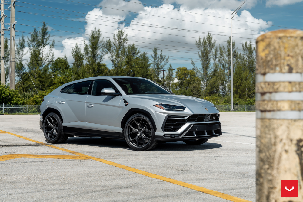Lamborghini Urus на дисках Hybrid Forged HF-5