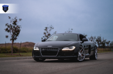 Audi R8 Black на дисках RFX11 Brushed Titanium