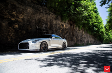 Nissan GTR на дисках Vossen VFS-5