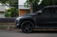 Pajero Sport на дисках KMC KM704 DISTRICT