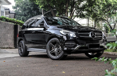 Mercedes Benz GLE250d W166 на дисках Vossen VFS5 R20