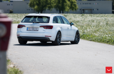 Audi A4 Avant на дисках Vossen VFS-1