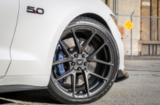Ford Mustang GT на дисках Vorsteiner V-FF 101
