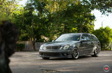 Mercedes-Benz E55 AMG на дисках Vossen Forged LC-104