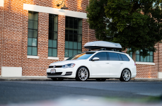 Volkswagen Golf на дисках TSW Chrono