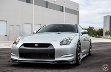 Nissan R35 GT-R на дисках Vossen Forged VPS-301
