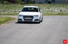 Audi A4 Avant на дисках Vossen VFS-1