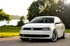 Volkswagen Jetta на дисках TSW Bathurst