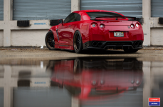 Nissan R35 GT-R на дисках Vossen x Work VWS-2