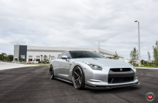 Nissan R35 GT-R на дисках Vossen Forged VPS-301