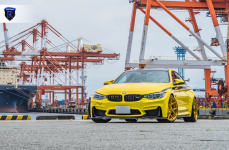 BMW M4 на дисках Rohana RFX5 Custom Gold