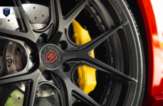 Ferrari F12 на дисках Rohana RFG15