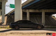 Mercedes S550 на дисках Vossen VFS-2