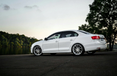 Volkswagen Jetta на дисках TSW Bathurst