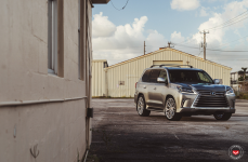 Lexus LX570 на дисках Vossen Forged S17-01