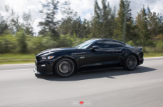 Ford Mustang GT на дисках Vossen Forged VPS-302