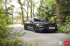 Porsche Taycan на дисках VOSSEN HF-4T