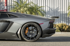 Aventador Zaragoza Edizione на дисках Vorsteiner V-FF 103