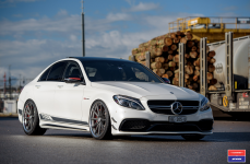 Mercedes C-Class (W205) на дисках VOSSEN X WORK VWS-1