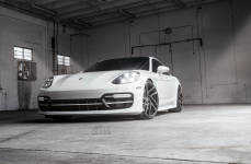 Porsche Panamera Turbo S на дисках Rotiform SNA-T