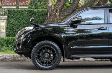 Land Cruiser Prado на дисках XD Series Bully R20