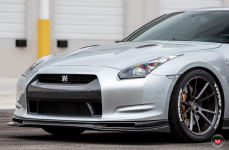 Nissan R35 GT-R на дисках Vossen Forged VPS-301