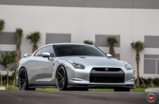 Nissan R35 GT-R на дисках Vossen Forged VPS-301