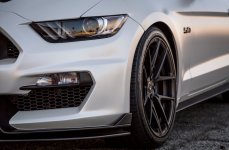 Ford Mustang GT на дисках Vorsteiner V-FF 101