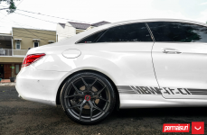 Mercedes E-Class на дисках Hybrid Forged HF-5