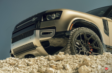 Land Rover Defender на дисках Urban Automotive x Vossen UV-4