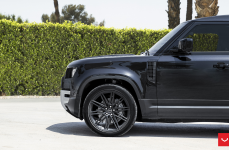Land Rover Defender на дисках Vossen CV10