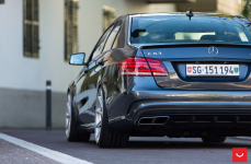 Mercedes E63 на дисках Vossen Hybrid Forged VFS-10
