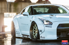Nissan GT-R на дисках Vossen x Work VWS-1