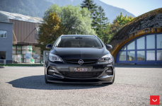 Opel Astra на дисках Vossen CVT