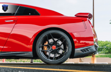 Nissan GTR на дисках Rohana RFX11 Gloss Black