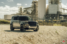 Land Rover Defender на дисках Urban Automotive x Vossen UV-4