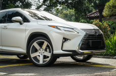 Lexus RX300 на дисках KMC MC5