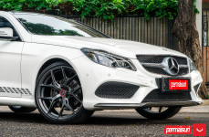 Mercedes E-Class на дисках Hybrid Forged HF-5