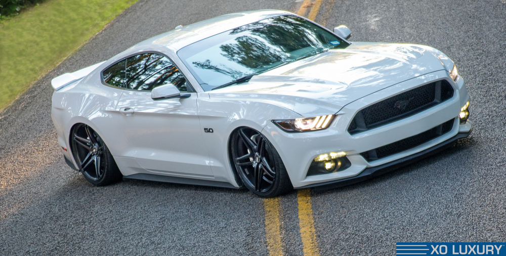Ford Mustang GT на дисках XO Luxury Caracas