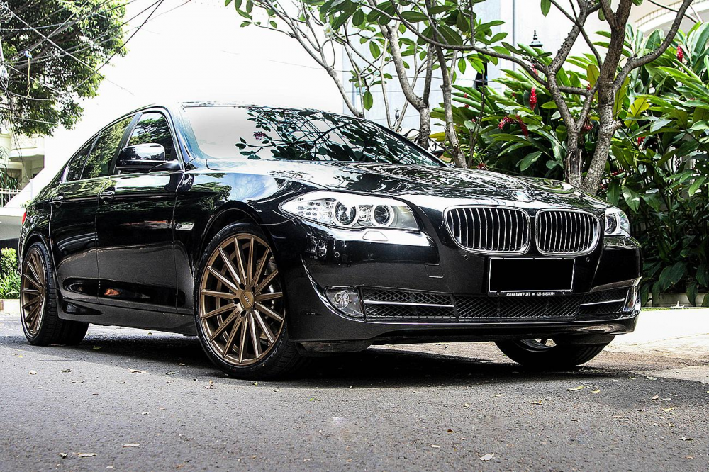 BMW 528i F10 на дисках Vossen VFS2