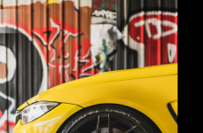 BMW M3 yellow на дисках RFX7 gloss black