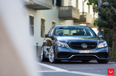 Mercedes E63 на дисках Vossen Hybrid Forged VFS-10
